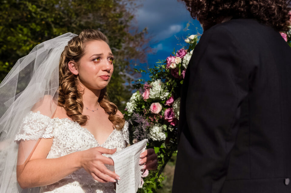 beautiful-jewish-bride-crying