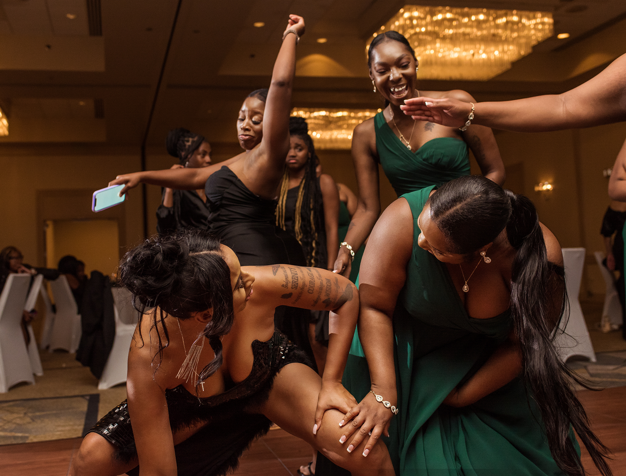 sheriton-baltimore-north-hotel-bridesmaids-twerking-wedding